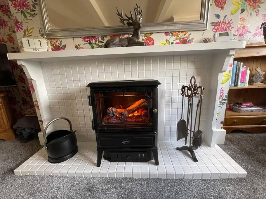 Cute And Cosy 2 Bed Cottage Honley Exterior photo