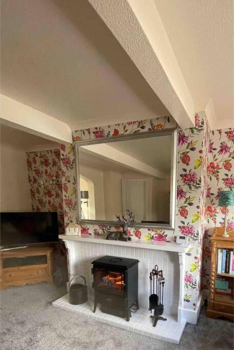 Cute And Cosy 2 Bed Cottage Honley Exterior photo