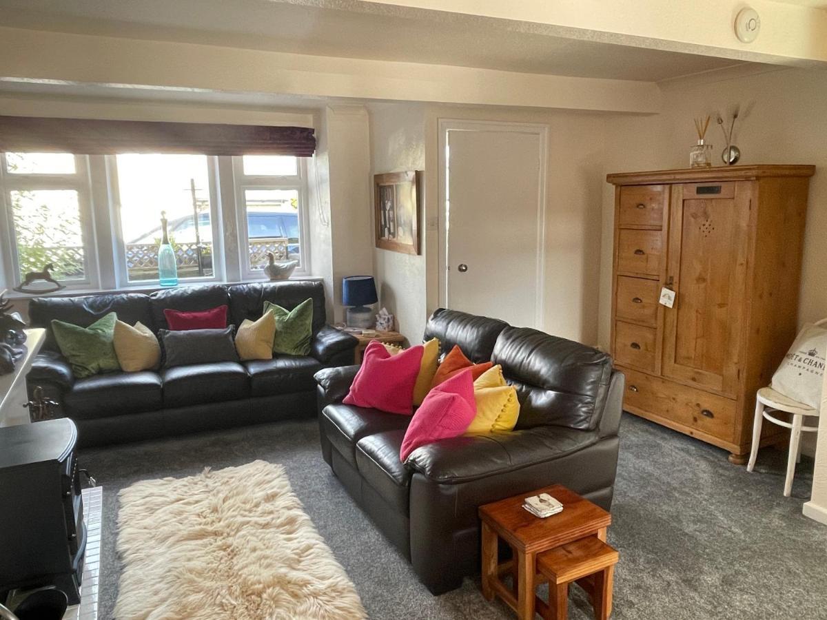 Cute And Cosy 2 Bed Cottage Honley Exterior photo